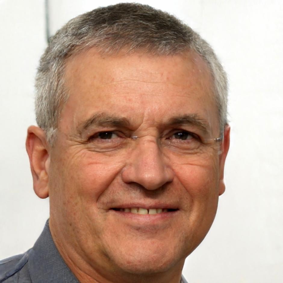Portrait de Marc Dubois, expert en finance